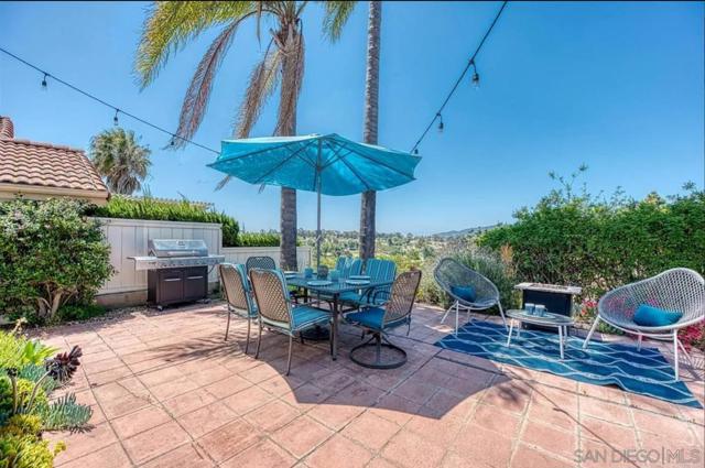 15852 Caminito Cercado, San Diego CA: https://media.crmls.org/mediaz/0038cb1a-4ae6-44bf-8053-c252103e3b6a.jpg