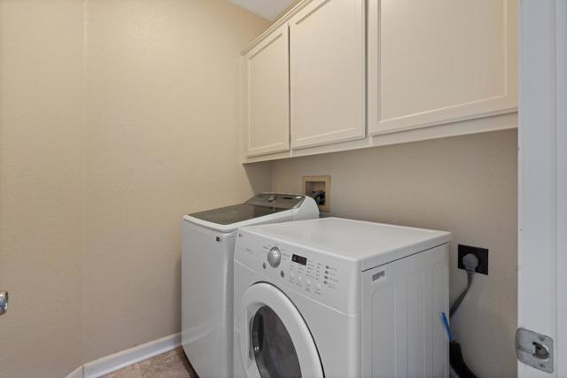 1258 De Cunha Court, Salinas CA: https://media.crmls.org/mediaz/00394797-6846-4510-825f-b8b7194b5724.jpg