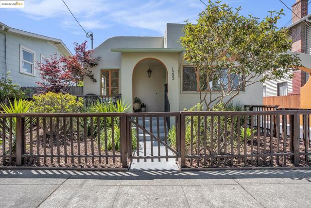 Image 4 of 28 For 1252 Russell St
