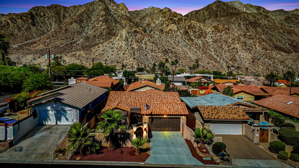 https://media.crmls.org/mediaz/003a0927-6141-42d2-be1d-b423dd26cbc3.jpg?preset=X-Large