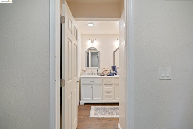 Image 17 of 41 For 2992 Buckboard Rd