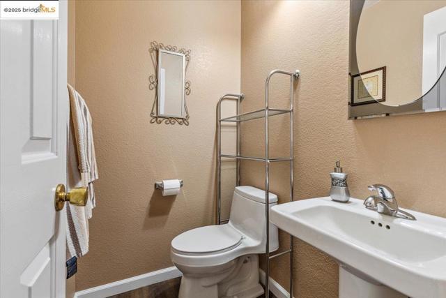 1531 Rutherford Ln, Oakley CA: https://media.crmls.org/mediaz/003ae5c4-040f-4190-b446-b55caae7333a.jpg