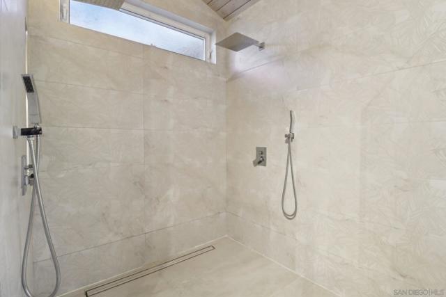 7117 Obelisco Cir, Carlsbad CA: https://media.crmls.org/mediaz/003c48b3-5495-4b4d-bc73-04a025b7a149.jpg