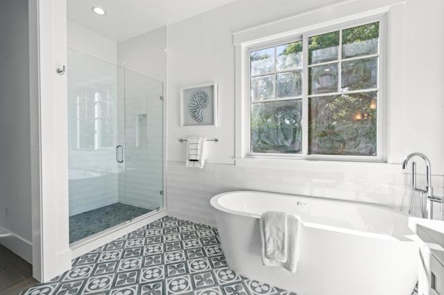 2002 Sunnyview Lane, Mountain View CA: https://media.crmls.org/mediaz/003ccf40-73d8-47e3-b760-c3ab7de31ba9.jpg