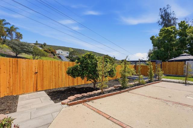 Detail Gallery Image 32 of 42 For 13879 Paseo Cardiel, San Diego,  CA 92129 - 4 Beds | 2/1 Baths