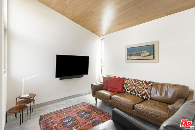 4989 Vincent Avenue, Los Angeles CA: https://media.crmls.org/mediaz/003e0231-3ace-44a5-8a64-ca7781eb77c9.jpg