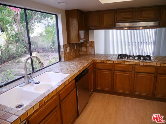 10827 MARIETTA Avenue, Culver City CA: https://media.crmls.org/mediaz/003e0b98-2524-4a8c-86f1-9de08e328c47.jpg