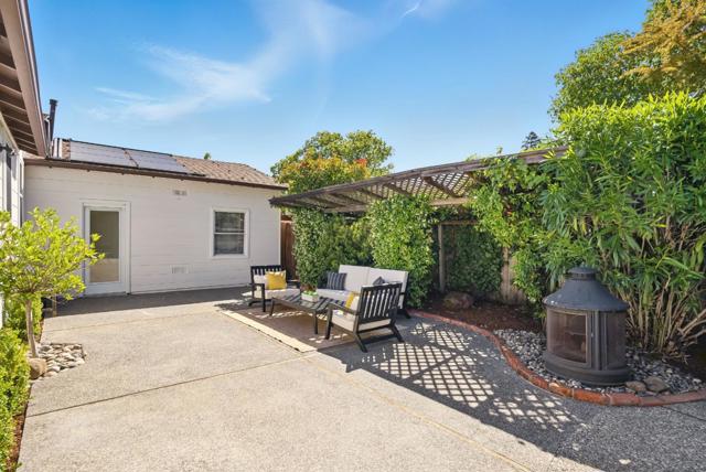 1250 Dewey Street, Redwood City CA: https://media.crmls.org/mediaz/003e0d31-6988-417d-8b28-9f09b1651bd6.jpg