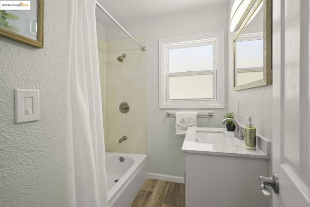 1400 San Carlos AVE, Concord CA: https://media.crmls.org/mediaz/003e36fc-8e34-436b-909c-4203b8f0fef8.jpg