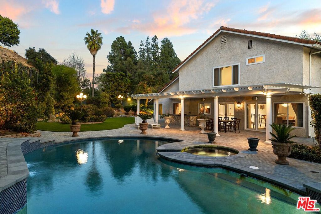 16230 Meadowcrest RoadSherman Oaks image #1