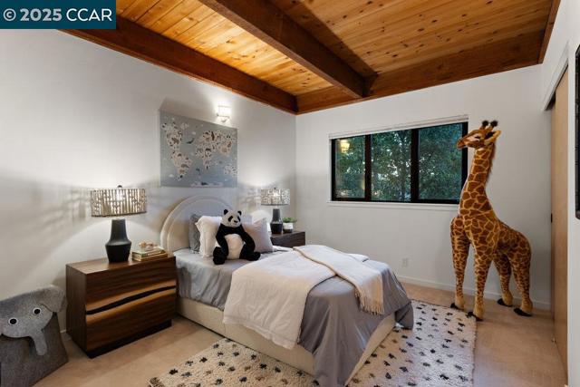 39 El Toyonal, Orinda CA: https://media.crmls.org/mediaz/003ef767-05e6-4478-87dd-faac3e5a21dc.jpg
