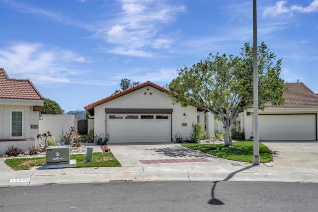 12880 Circulo Dardo, San Diego CA: https://media.crmls.org/mediaz/003f4a91-901f-4f80-87de-a95c2e036526.jpg