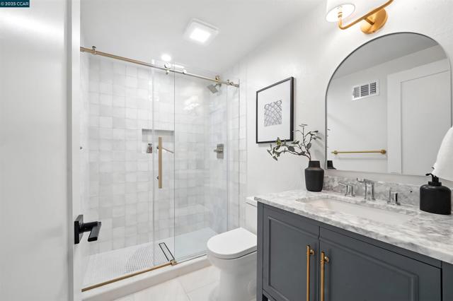 31 Junewood Ct, Danville CA: https://media.crmls.org/mediaz/0040e5f5-3ad9-42d4-96dc-a8b9dbdc2c2b.jpg