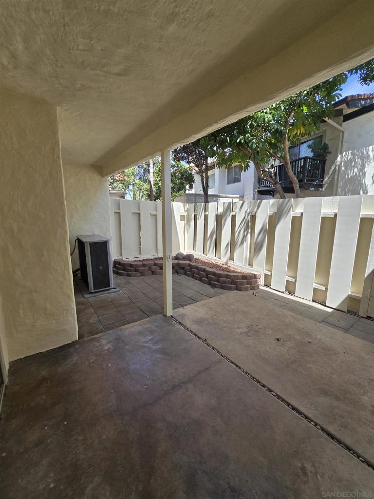 4044 Loma Riviera Cir - photo 15