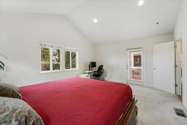 334 Park Way, Santa Cruz CA: https://media.crmls.org/mediaz/0042a77e-d592-4f4e-a6e1-2802cab6fe28.jpg