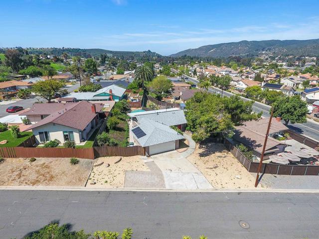 12710 Montauk St, Poway CA: https://media.crmls.org/mediaz/00430959-c930-4cb6-83f7-d360ba57ae14.jpg