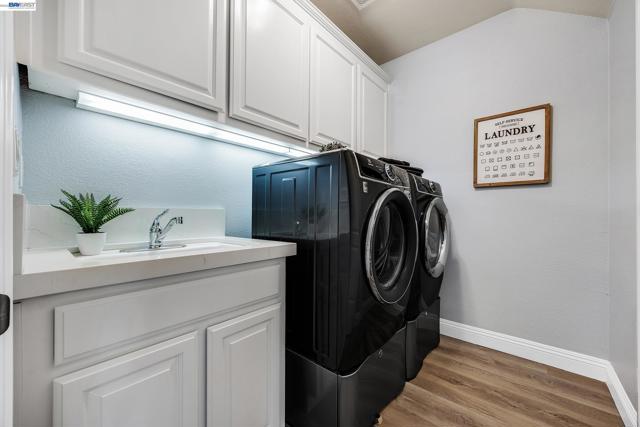 2170 Santa Croce Dr, Livermore CA: https://media.crmls.org/mediaz/00436bbf-7043-4a08-ba54-00f52363fe66.jpg