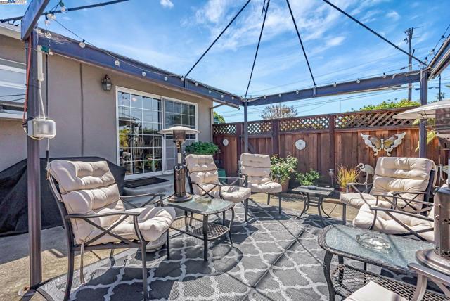 2683 Cryer St, Hayward CA: https://media.crmls.org/mediaz/004379ac-2556-4da5-90bb-e8cac51d5431.jpg