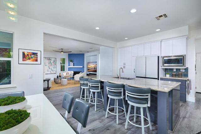 Detail Gallery Image 12 of 42 For 2266 Aventurine Place, Carlsbad,  CA 92009 - 4 Beds | 4 Baths