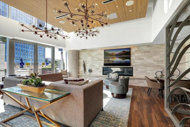 888 W E St, San Diego CA: https://media.crmls.org/mediaz/0043c40d-06d8-4e11-bdea-4d930d0218ff.jpg