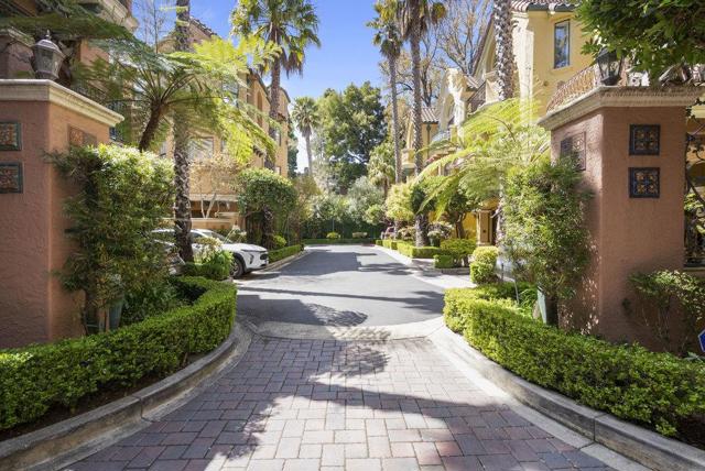 233 Villa Mar Vista, Santa Cruz CA: https://media.crmls.org/mediaz/0043f856-d71a-4778-a3ac-7545cef8a9d1.jpg