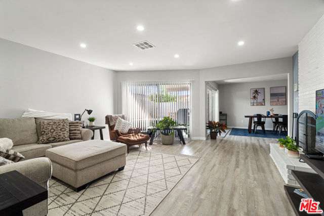 5040 W Slauson Avenue, Los Angeles CA: https://media.crmls.org/mediaz/00444e60-00d5-4375-b6bd-69a7825aaccf.jpg