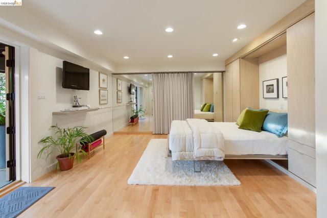 2 Gravatt Drive, Berkeley CA: https://media.crmls.org/mediaz/004451f2-c8b6-4581-9b9d-486fbbea59c2.jpg