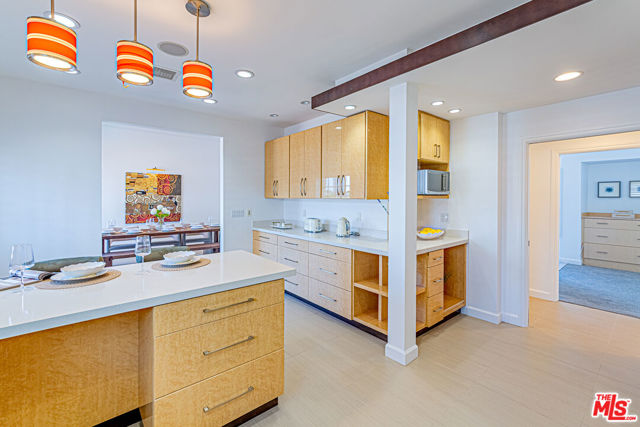 10611 Ashton Avenue, Los Angeles CA: https://media.crmls.org/mediaz/0044b97a-a908-417c-8417-3a521e7d1a81.jpg