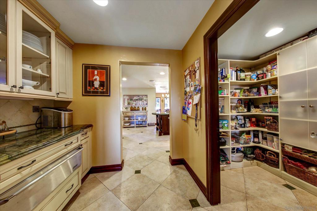 2540 Chatsworth - photo 15