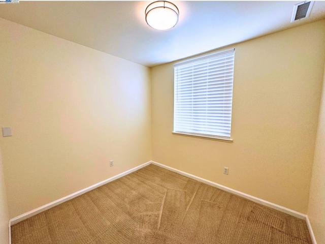 4651 Stern Dr, Merced CA: https://media.crmls.org/mediaz/00452516-6d06-4958-87af-b0247511fb8d.jpg
