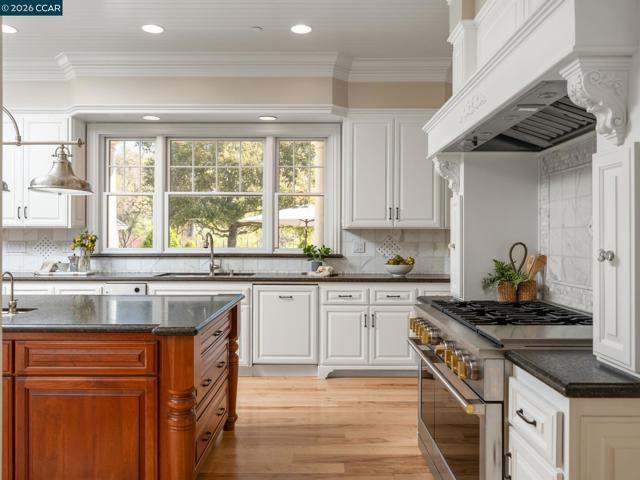 Image 23 of 60 For 5401 Penny Ln