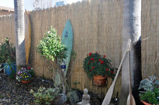 1322 Weymouth Lane, Ventura CA: https://media.crmls.org/mediaz/0045b5e7-1438-4c6f-be05-f75149fb5e01.jpg