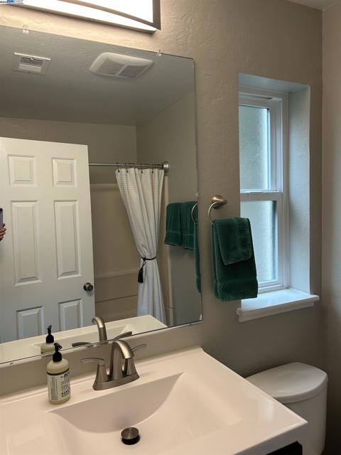 21117 Gary Dr, Hayward CA: https://media.crmls.org/mediaz/0045ba4a-0465-41fd-bb2d-1ebfa3b247e0.jpg