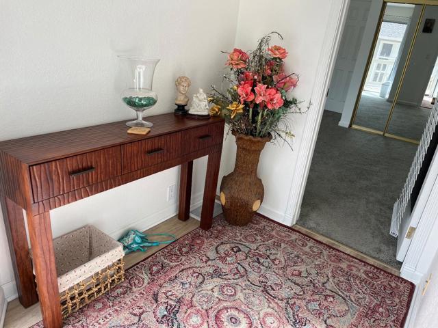 684 Roble Avenue, Menlo Park CA: https://media.crmls.org/mediaz/0046286d-7164-4c63-b5b3-6f8ed712bce4.jpg