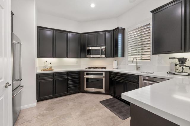 80813 Calle Azul, La Quinta CA: https://media.crmls.org/mediaz/0046494e-102e-4e56-90fc-d91cf6bfab58.jpg