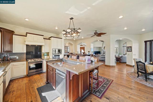 633 Kalthoff Cmn, Livermore CA: https://media.crmls.org/mediaz/00464f9f-42ea-4bb9-a54d-95031745d143.jpg