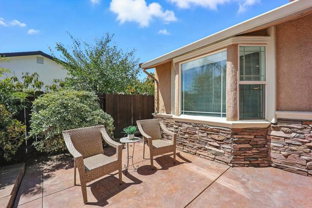 2507 Constellation Drive, Hayward CA: https://media.crmls.org/mediaz/004665f5-66d6-4dcf-a86b-b328361f9c17.jpg