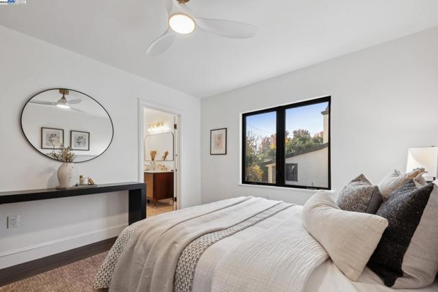 1728 Cambridge Dr, Alameda CA: https://media.crmls.org/mediaz/0046d457-697b-4969-9536-f5d9b4aaeea3.jpg