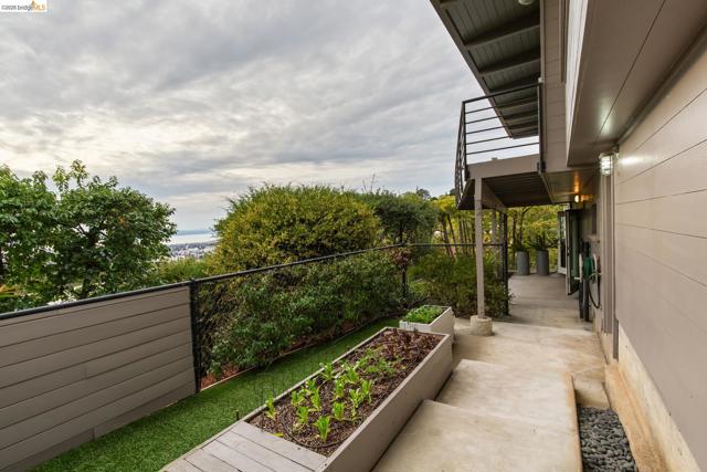2 Gravatt Drive, Berkeley CA: https://media.crmls.org/mediaz/0047087d-7649-47a4-98e4-966902dff94b.jpg