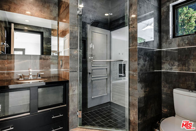 1600 Benedict Canyon Drive, Beverly Hills CA: https://media.crmls.org/mediaz/00483410-1f94-425c-8a4b-bbffd00da2c3.jpg