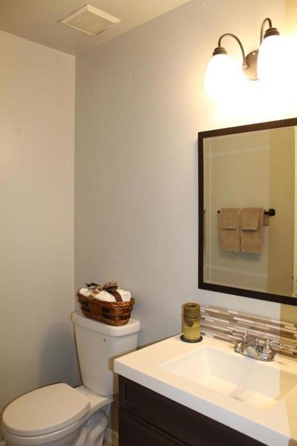 1025 Fillippelli Drive, Gilroy CA: https://media.crmls.org/mediaz/0048460a-cb89-4fba-a76a-56a025d40f3f.jpg