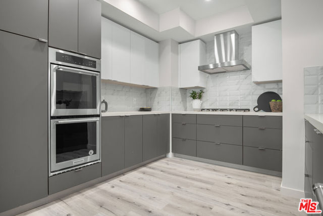 1226 S Bedford Street, Los Angeles CA: https://media.crmls.org/mediaz/00493a8d-c1a1-4a16-a9d2-b4643b2fa2e5.jpg