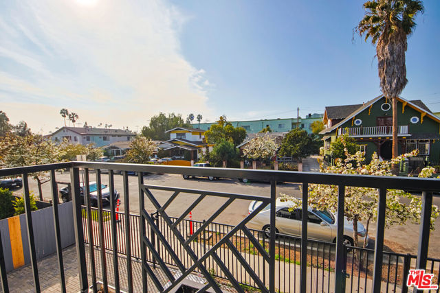 954 N Kingsley Drive, Los Angeles CA: https://media.crmls.org/mediaz/004960ed-605a-4823-9b22-50a1c9453ffa.jpg