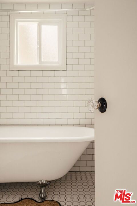 https://media.crmls.org/mediaz/0049efd8-75cb-445e-a117-06a682555d18.jpg?preset=X-Large