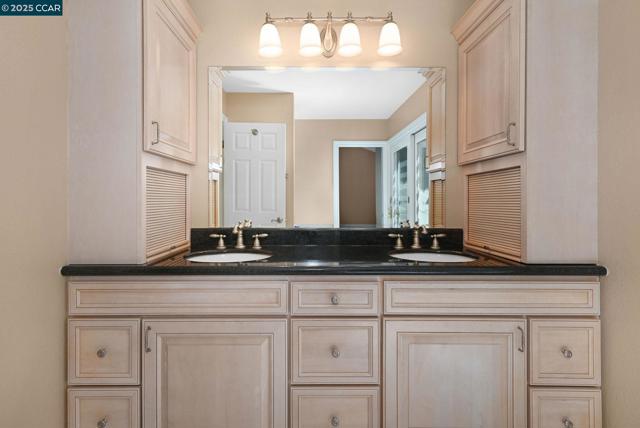 87 Molokai Ct, San Ramon CA: https://media.crmls.org/mediaz/004a1438-1d95-4d7a-a7b9-11b7160b5fab.jpg