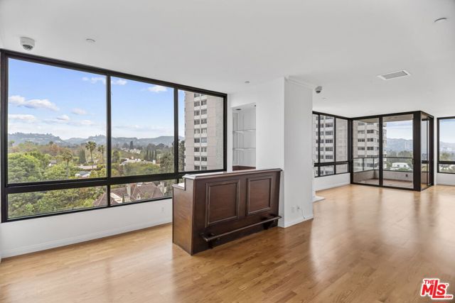 10350 Wilshire Boulevard, Los Angeles CA: https://media.crmls.org/mediaz/004a5820-fadd-4a7a-be2f-e6648950f341.jpg