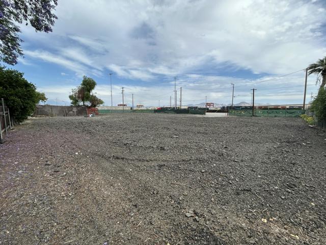 1527 4th Street, San Bernardino CA: https://media.crmls.org/mediaz/004a8b81-a4ea-493f-823d-1a20f8a1058d.jpg