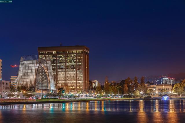 58 Vernon St, Oakland CA: https://media.crmls.org/mediaz/004b283a-9fac-4d70-bc7b-ca1b7172f33f.jpg