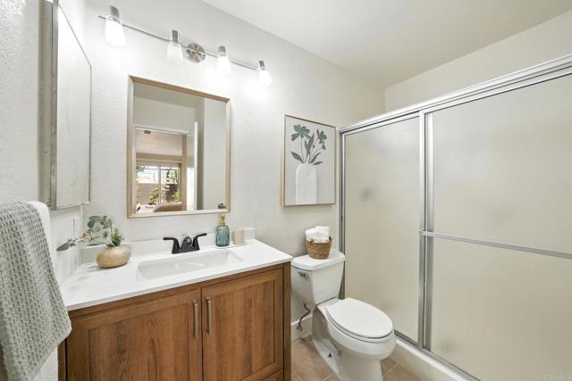 801 Caminito Azul, Carlsbad CA: https://media.crmls.org/mediaz/004b2896-f754-49fb-bb73-76f2c5fede07.jpg
