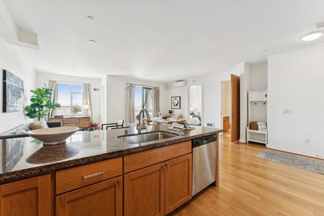 1020 Jackson Street, Oakland CA: https://media.crmls.org/mediaz/004b94a4-fc08-406b-8979-4b83cc2107e2.jpg